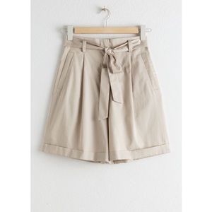 & Other Stories High Waisted Belted Cotton Shorts Size 0 Beige High Rise Cuffed